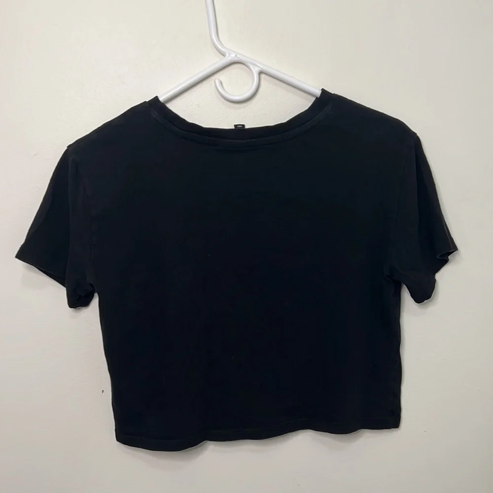 Berlin Graphic Print Black Crop Baby Tee Top Size XS - Picture 2 of 7